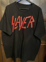 ★USA古着　SLAYER バンド　赤　英字プリント　Tシャツ　タグなし　黒　BLACK 2X程度　大きいサイズ_画像1