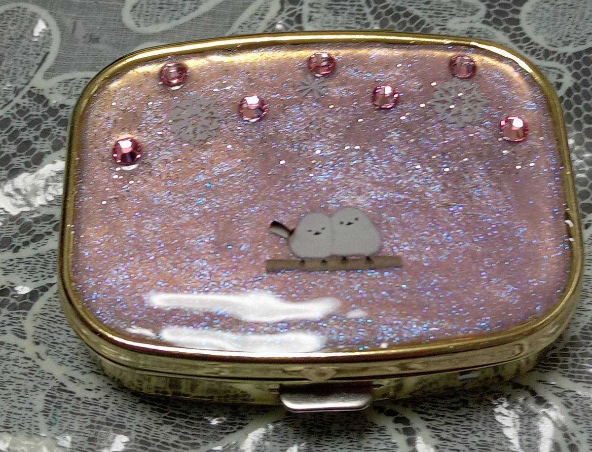 Unused pill case, mirror, medicine case, accessory, accessory case, resin, handmade, Swarovski crystal, long-tailed tit, Handcraft, Handicrafts, Beadwork, others