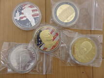 F2-5.2) アメリカ　トランプ大統領 / バイデン大統領　コイン　5枚セット　DONALD J. TRUMP / Joe Biden_画像1