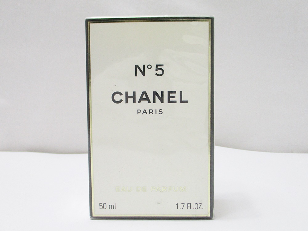 ヤフオク! -「シャネル no5 50ml」の落札相場・落札価格