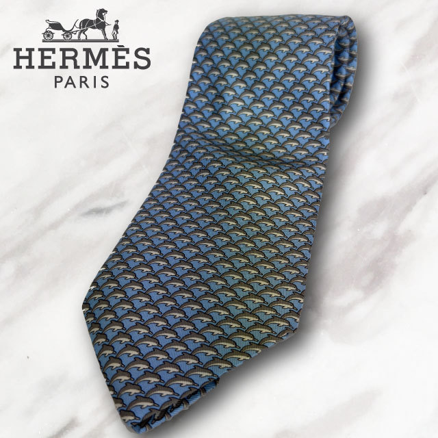 送料無料新作 HERMES エルメス 招き猫のワンポイント刺繍 紺無地