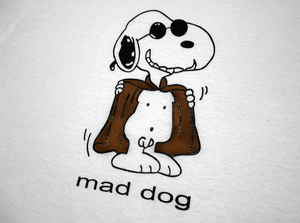 送込　3㎝チョロ出しスヌーピー　Mad dog　半袖Tシャツ　白　２XLサイズ 