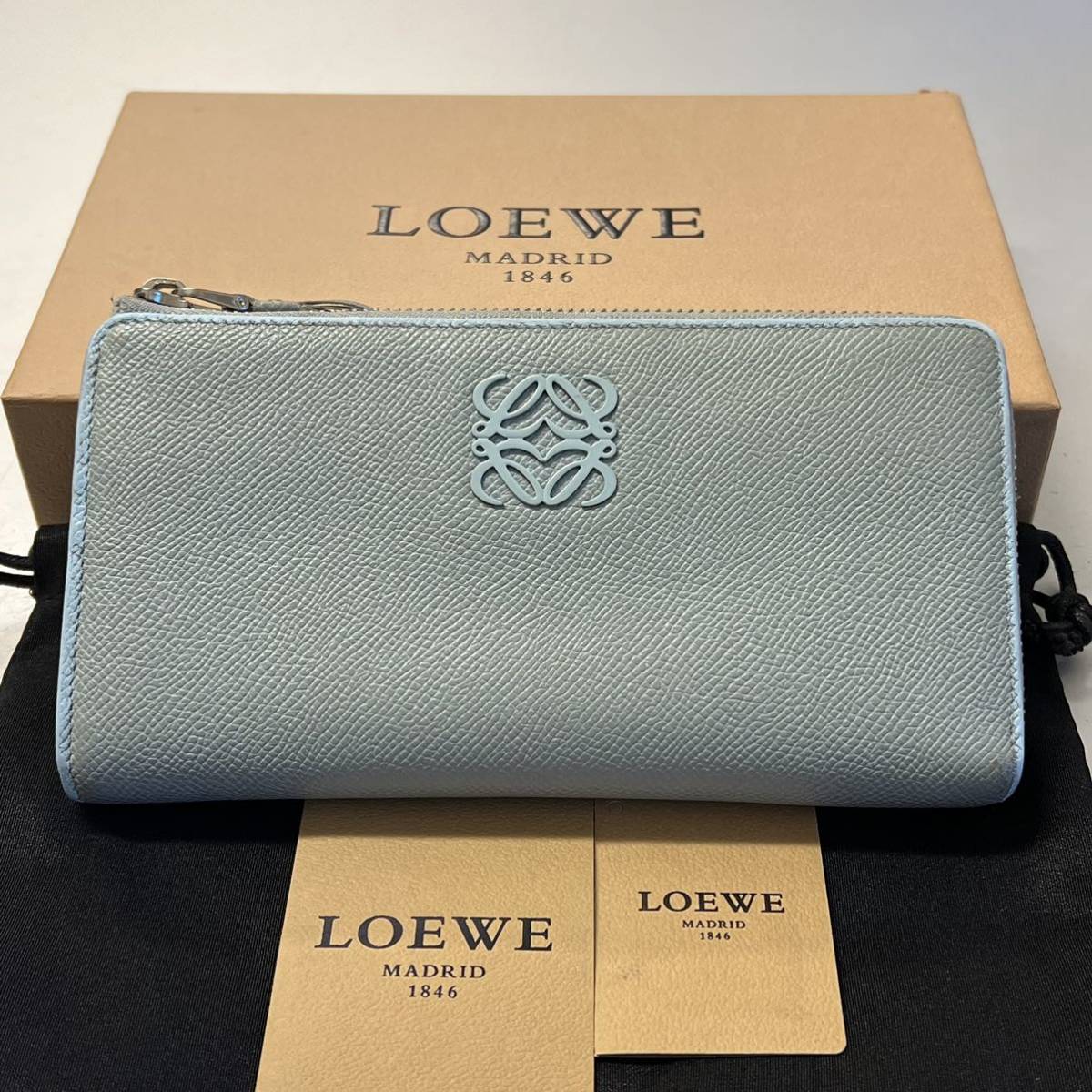 ヤフオク! -ロエベ 財布(ファッション)の中古品・新品・古着一覧