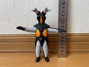 ウルトラ怪獣500 ゼットン ウルトラマン ライブサイン付き 2013 ソフビ ウルトラ怪獣シリーズ　フィギュア