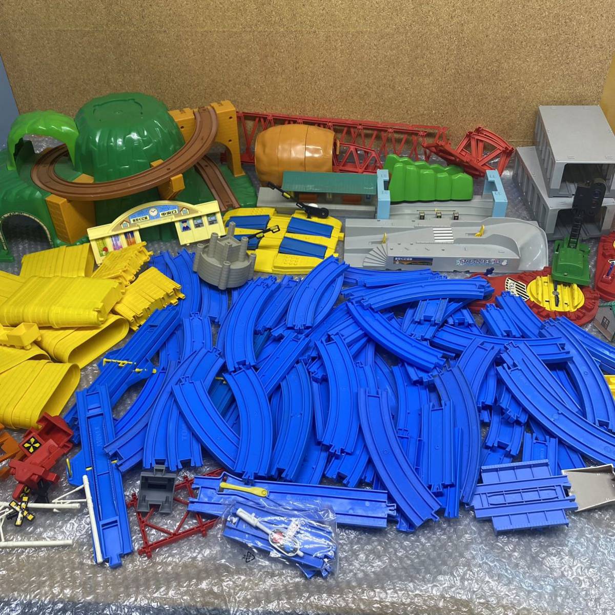 ヤフオク! -プラレール(レール部品)の中古品・新品・未使用品一覧