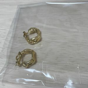 新品未使用　イヤリング 金属 アクセサリーパーツ　キラキラ　ゴールド