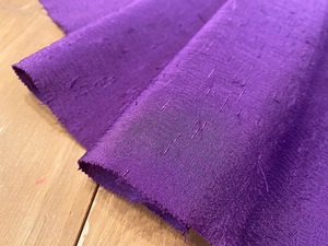 《最終値下げ》和布　未使用　節紬　ハギレ（紫　無地）70㎝　和柄　着物