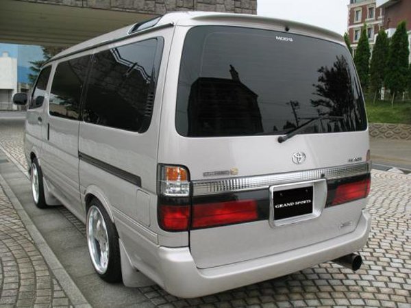 特別価格 PLOT 100系ハイエースワゴン用 フロントリップスポイラー