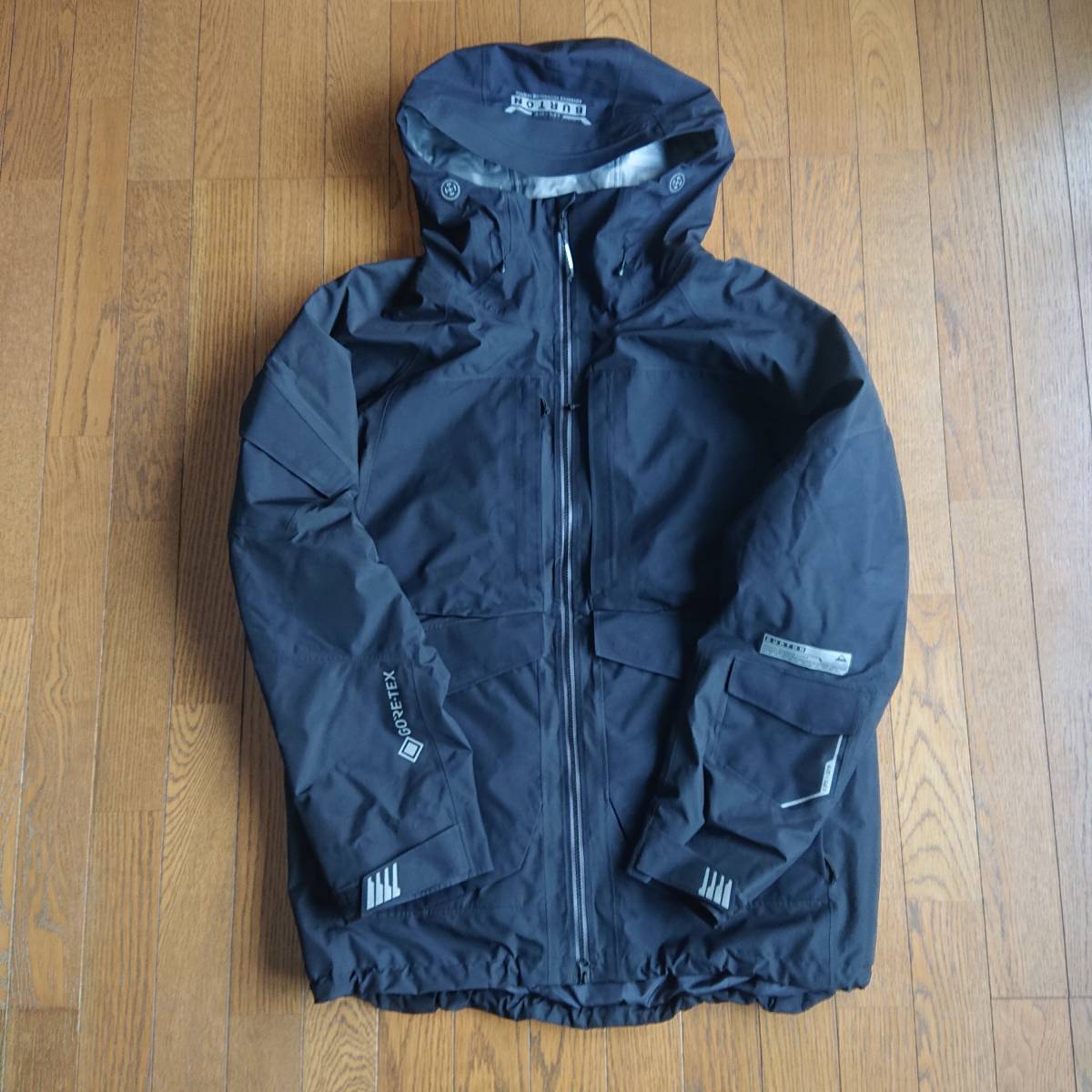 今年人気のブランド品や REW スリムフィットパンツ ゴアテックス