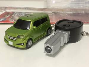 トヨタ 2代目 bB 21 2005年式~ LED ライト点灯 世界最小p-car 赤外線リモコンカー 1/70 約5.4㎝ ミニカー ジャンク品 送料￥300