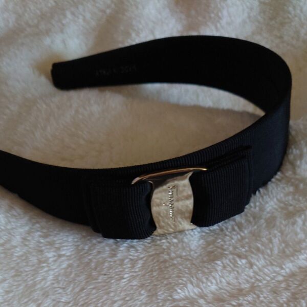 フェラガモ リボンカチューシャ