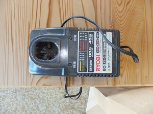 充電器5222（小川木材建具工業協同組合）