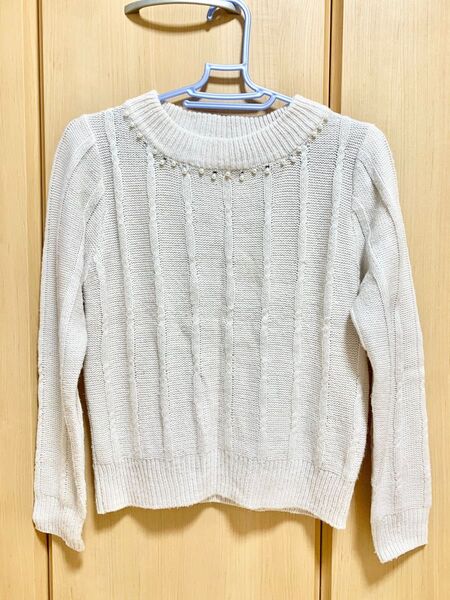 ニット ビジューニット ケーブルニット トップス ビジュー オシャレ 上品 ホワイト 清楚 セーター マジェスティック リゴン
