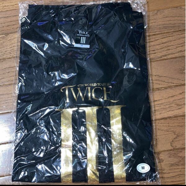 TWICE トゥワイスIII 東京ドーム　Tシャツ Ｍサイズ