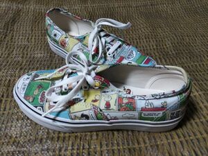 SNOOPY　Vans x Peanuts　コラボ　スニーカー　アメコミ