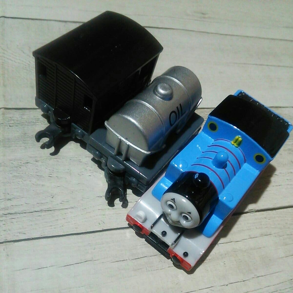 トーマス トミカ 「トーマス・OILタンク貨車・ブレーキ車」
