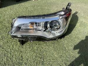 日産 純正 デイズ DAYS ハイウェイスター B21W 左 ヘッドライト ヘッドランプ HID STANLEY W1048