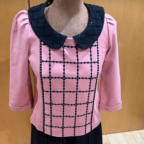 TO BE CHIC サーモンピンク ストレッチ チュニックブラウス 40 襟取り外し可能 入学式やパーティーに。