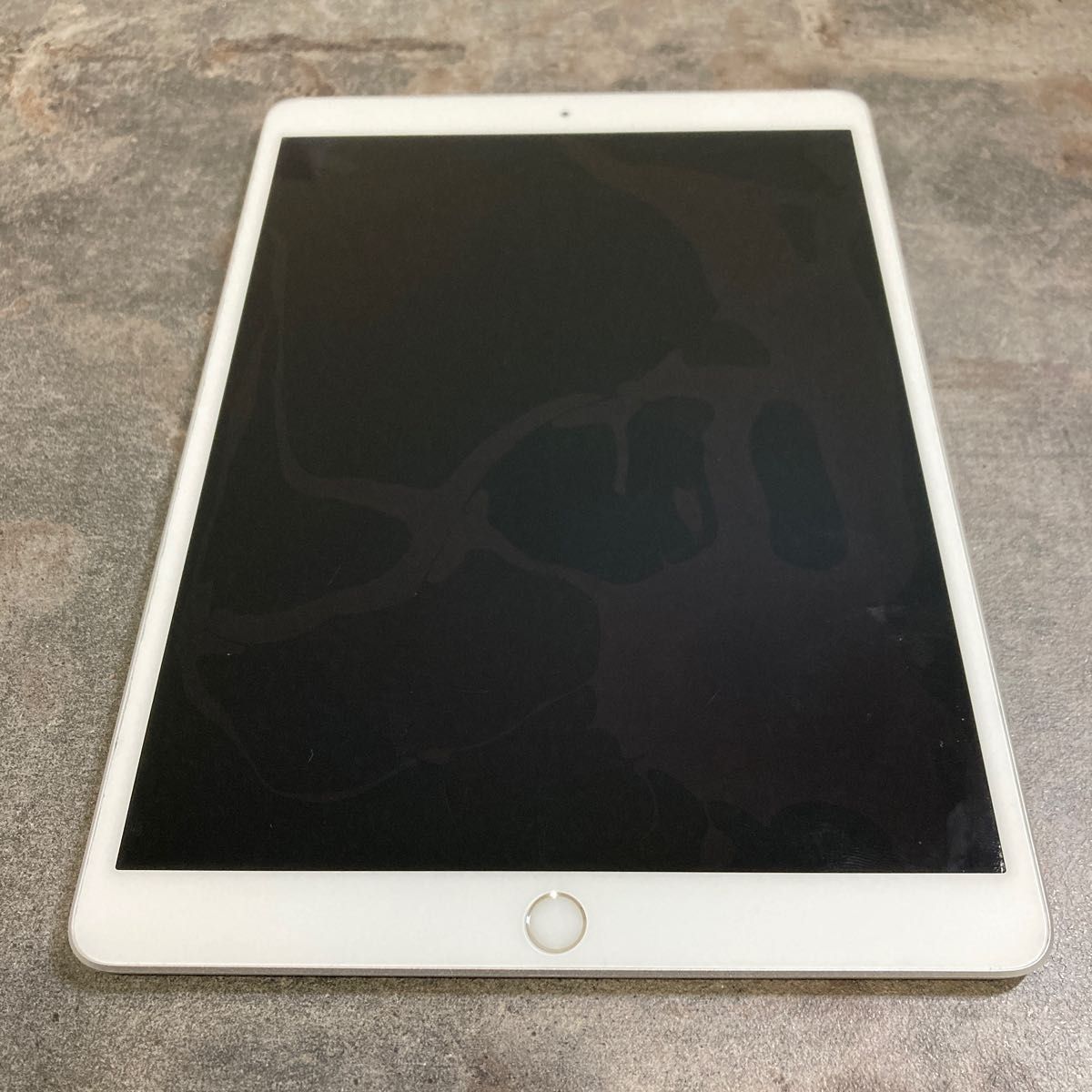 Apple iPad Air(第3世代)256GB シルバー Wi-Fiモデル|PayPayフリマ