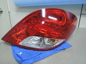 [ lighting verification settled ]A75F01 Peugeot 207 original right driver`s seat side tail lamp brake back P-2488