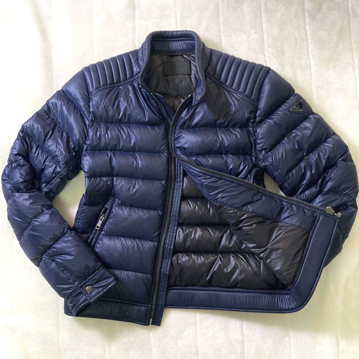 ヤフオク! -「(prada プラダ) ダウン」(ファッション) の落札相場 ...