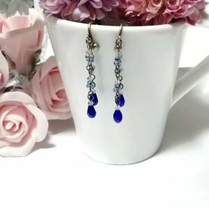  Czech beads cobalt blue .. hand made earrings * Swarovski / on goods / brass old beautiful / blue / light Azare / elegant / Schic 