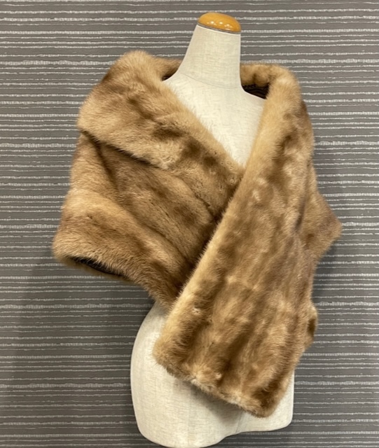 ヤフオク! -毛皮 ショール ストールの中古品・新品・未使用品一覧