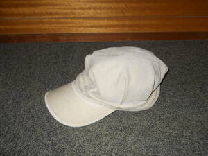 adidas　キャスケット　帽子　オフホワイト　キャップサイズ：OSFX57㎝～60㎝　フリーサイズ　男女兼用　※ホツレ・ハゲあり