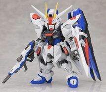 組立済ガンプラ「MGSDフリーダムガンダム(機動戦士ガンダムSEED)」完成品　未使用デカール付属　現在入手困難品_画像2