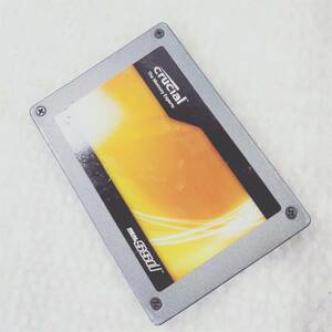 【中古パーツ】2.5 SATA SSD 64GB 1台 正常 Crucial C300-CTUFDDAC064MAG ■SSD2188