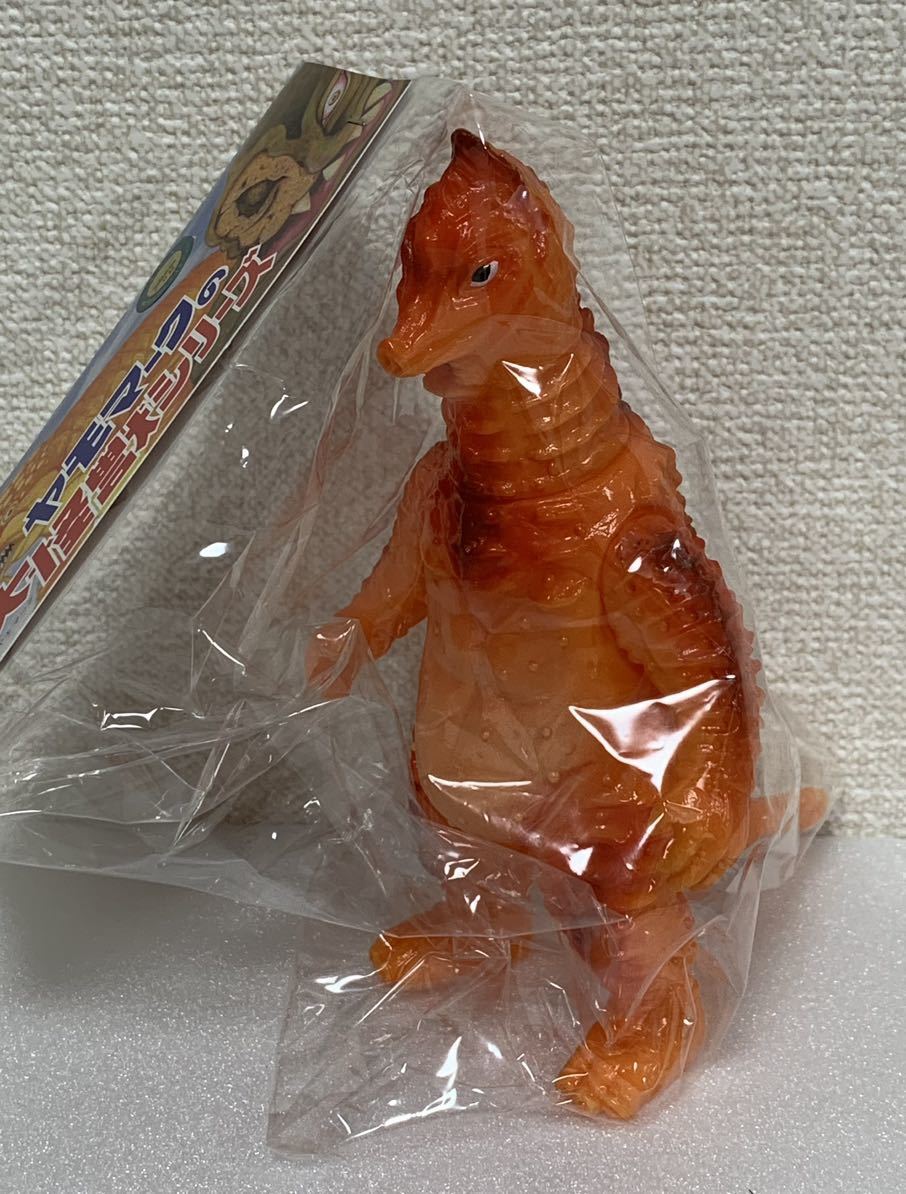 ぴったり製品 ウルトラマン登場怪獣(ヤモマーク)ソフビフィギュア3 ...