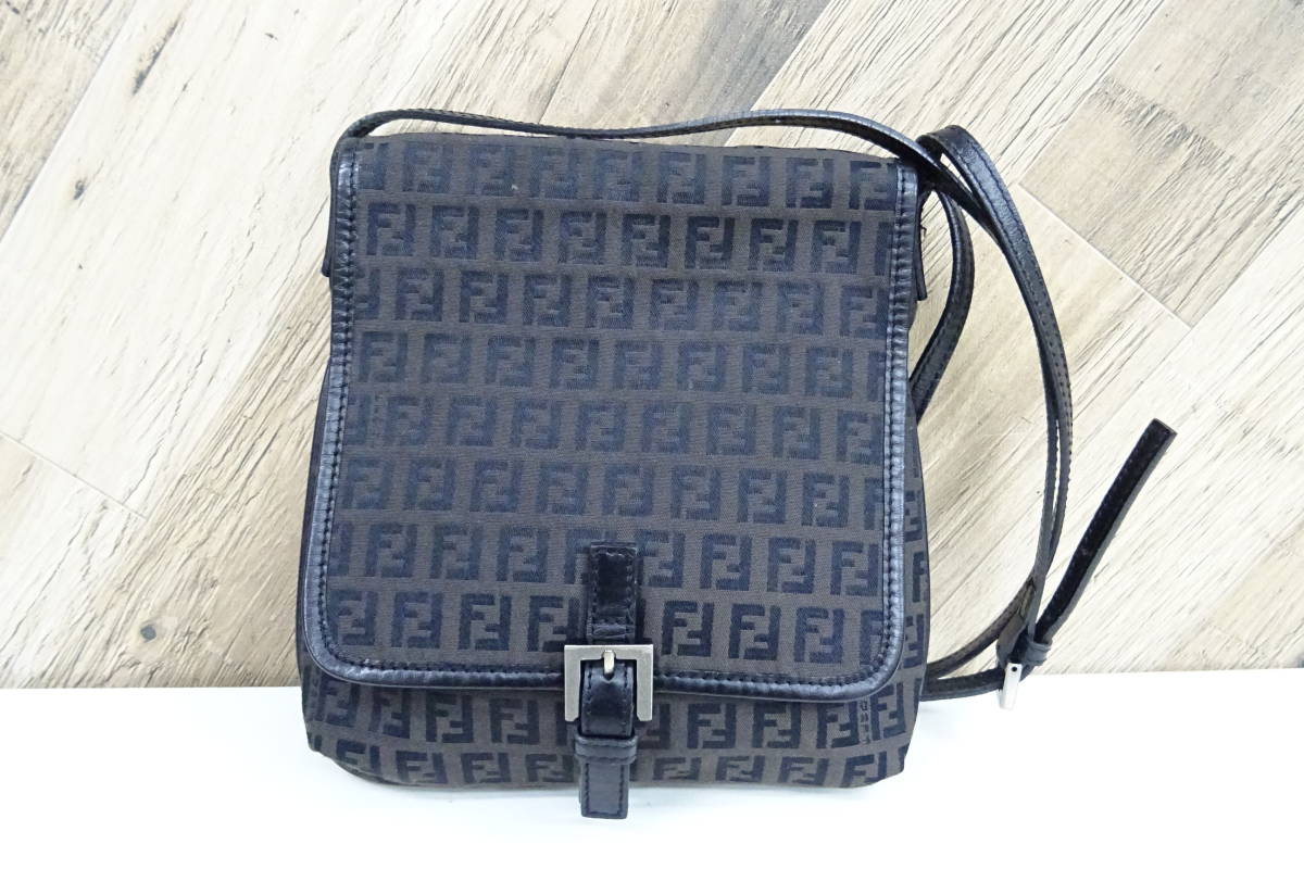 ✨最高級•美品✨FENDI ショルダーバッグ 斜め掛け ズッキーノ レザー