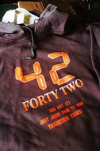 42(Fourty Two)★　vintageスウェットパーカー新L CK ★ 打倒厄年★ダメージ加工#[SALE