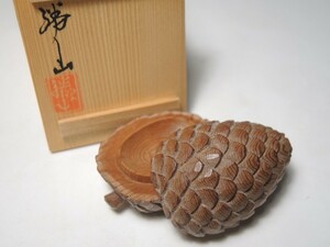 30534/0 large .. mountain one rank one sword carving pine . incense case also box . tool tea utensils 