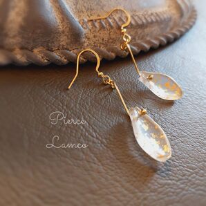 ゆらゆら 花びら チェコガラス 金箔 ゴールド ステンレス フック ピアス