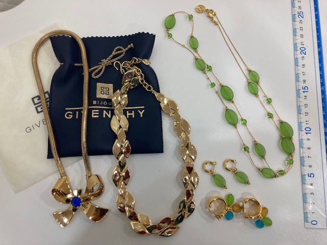 N027】 GIVENCHY ジバンシィ ヴィンテージネックレス 珊瑚 ネックレス
