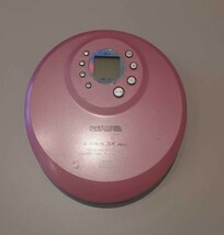 【ジャンク品】通電不可 ポータブルCDプレーヤー aiwa XP-V330 EASS3X 48SED アイワ ピンク_画像1