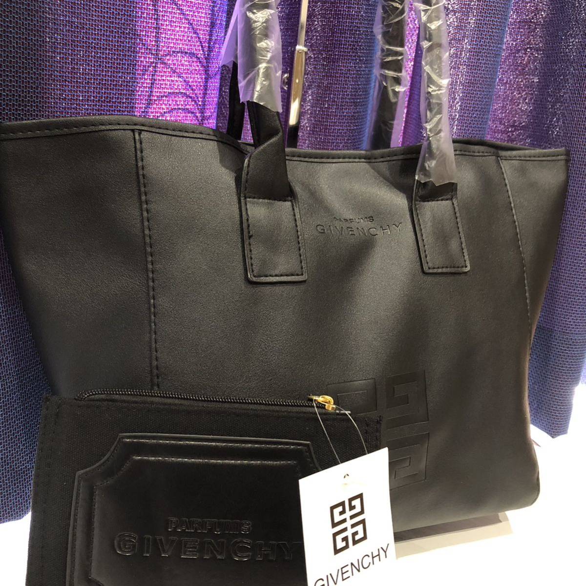 特別送料無料! ♥きれいなブルー♥ジバンシー正規品レザーハンド