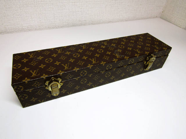 オンラインストア在庫 レア LOUIS VUITTON モノグラム レモン型ポーチ