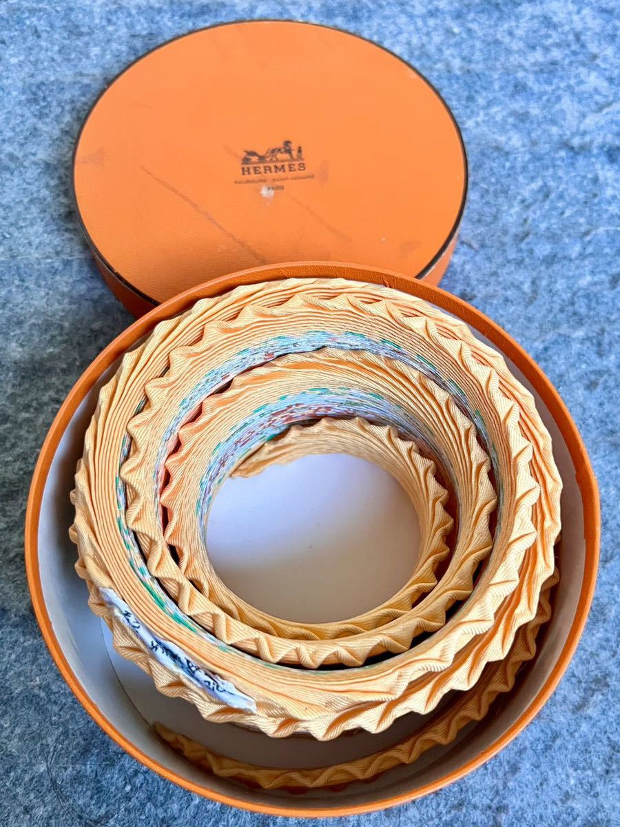 送料当店負担 美品 HERMES エルメス プリーツ スカーフ カレ シルク100