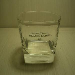 【酒器】Johnnie Walker BLACK LABEL★ジョニーウォーカー・ロゴの小振りな角型グラス★厚底グラス★蔵出し倉庫品