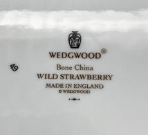 【A6318O031】WEDGWOOD ワイルドストロベリー 角皿 有田焼 ワイングラス 2点 クリーマー？ 2点 5点まとめて 花柄 かわいい 陶器_画像9