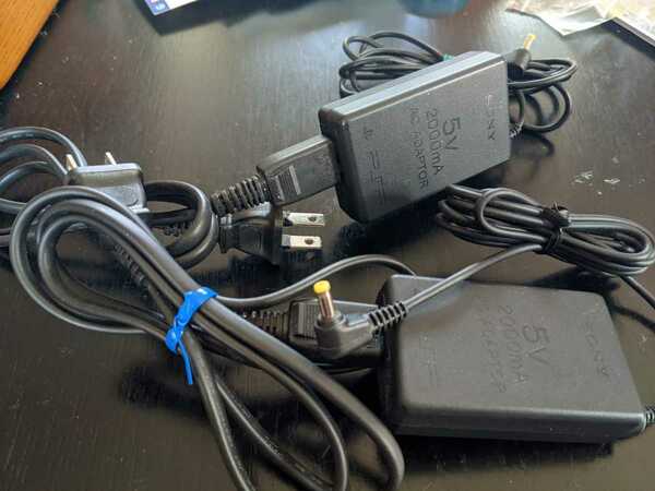 【2個】SONY ソニー PSP 純正品 ACアダプター 充電器 PSP-100 5V　送料無料　匿名配送