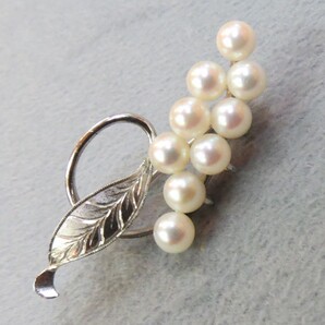 【天然:アコヤ真珠】( スズラン)シルバー製ブローチ!消費税・送料込み・新品・未使用・本物。