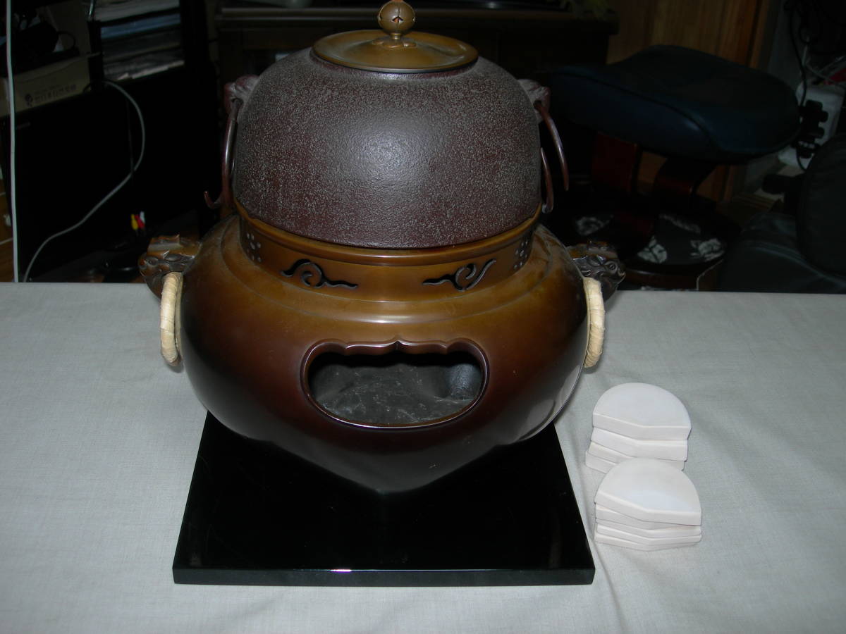 直販新作 茶道具 唐銅製『鬼面風炉』 銘あり 共箱付き 工芸品