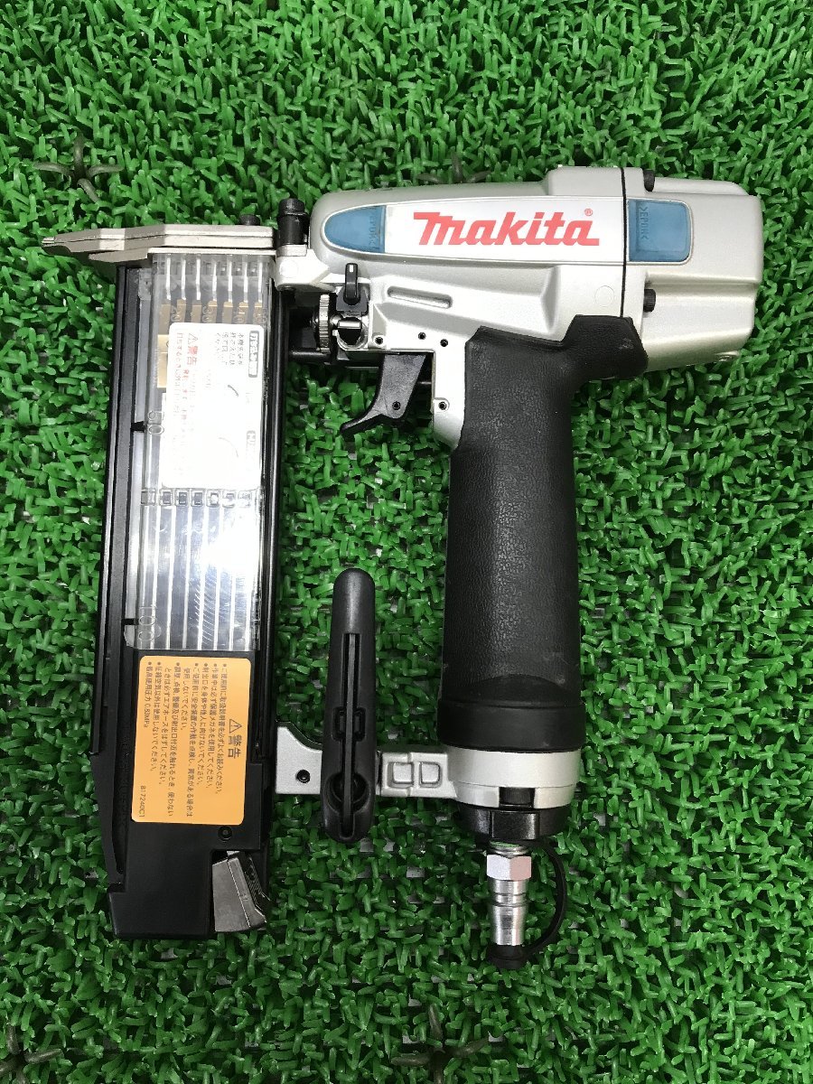 限定W特典付属 ☆品☆makita マキタ 常圧 50mm 仕上釘打機 AF502N