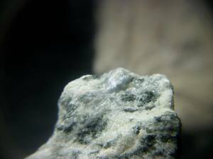 国産鉱物　愛媛県　東平　藍晶石　カイヤナイト　透明感のある結晶あります　レア品　定型外発送