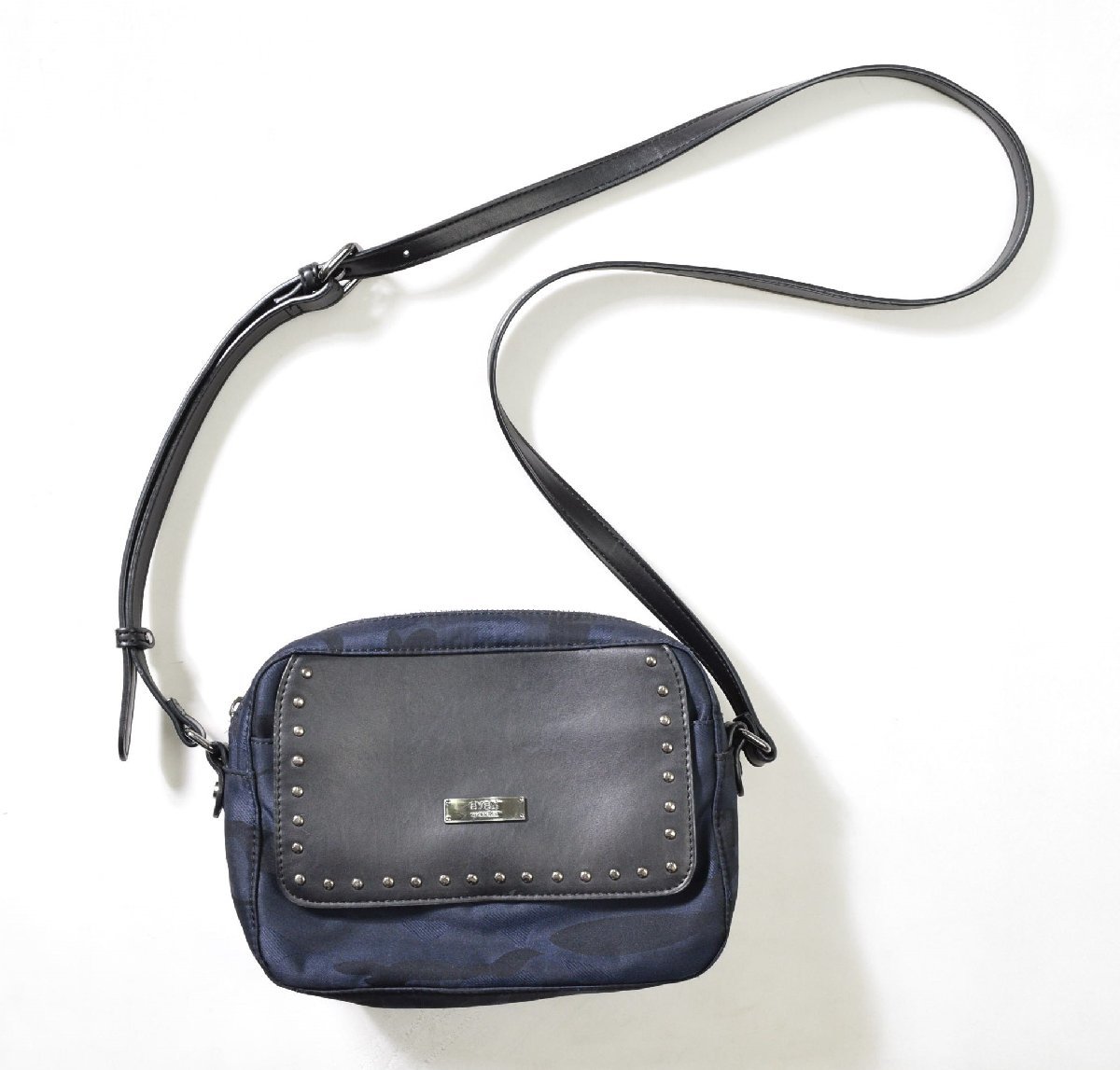新品 KRIZIA ウエストバッグ - 通販 - guianegro.com.br
