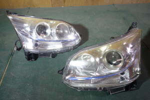 15246　LA100S 前期 ムーヴカスタム 純正 HID 左右 ヘッドライト　KOITO 100-51060