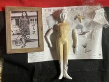 M-1号製サイン入り ひし美ゆり子写真 付キャストフィギュア「アンヌ隊員」_画像3